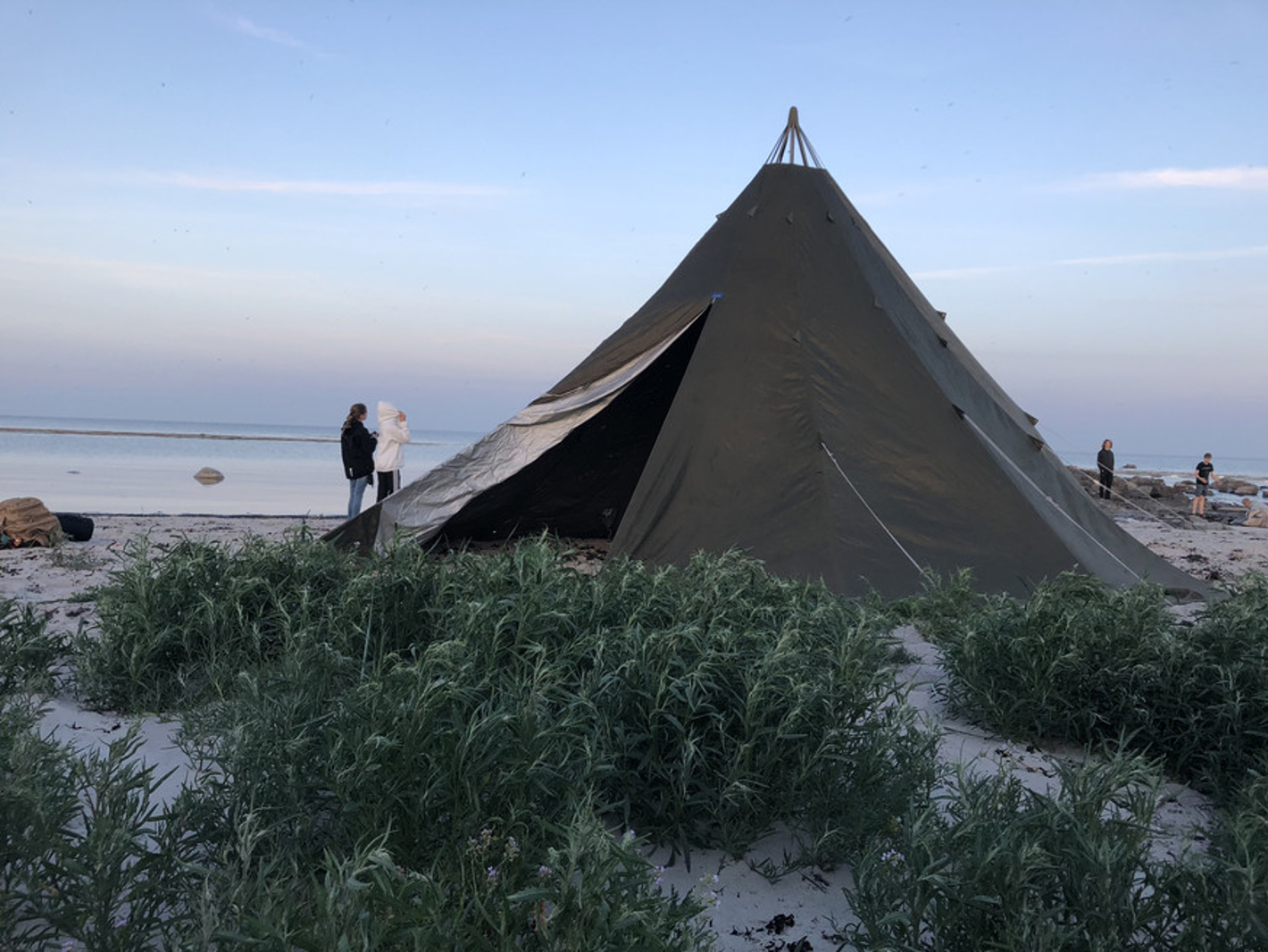 billede af telt på strand
